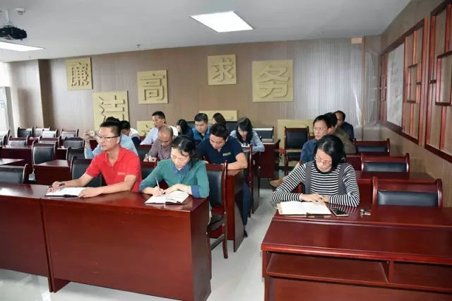 金开江南（中国）党委组织开展学习李保国同志先进事迹活动