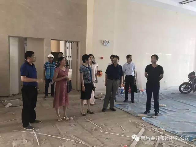 区管委会调研员吴海保一行深入人力资源产业园项目