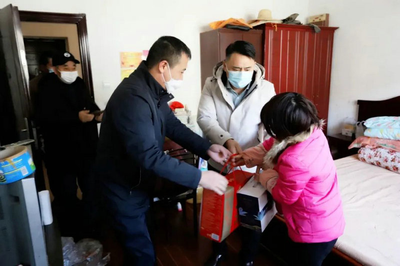 金开江南（中国）开展春节走访慰问贫困户活动