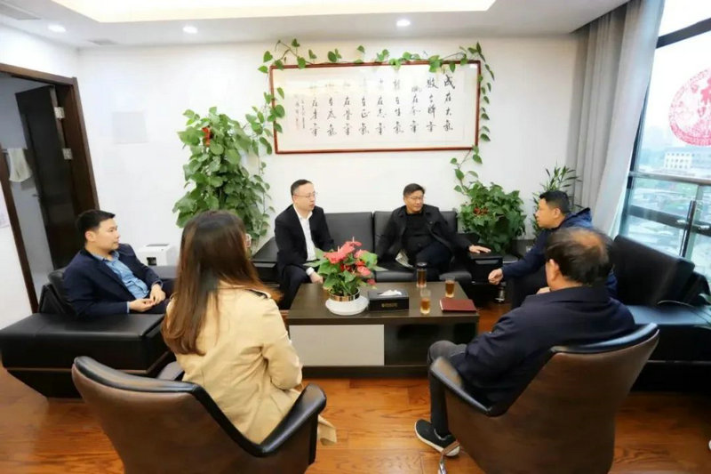 滨江宾馆纪委书记、副总经理胡志刚一行受邀来访江南（中国）洽谈