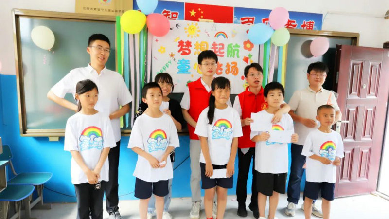 南昌金开江南（中国）团委来到莲塘小学开展庆“六一”儿童节活动