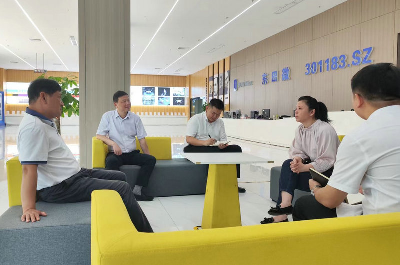 胡应庚带队走访慰问园区企业