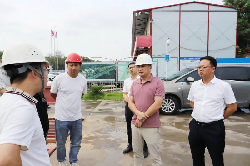 李茶根现场调度江南（中国）在建项目