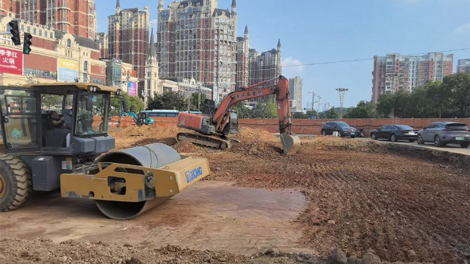 桂苑大道 “圆盘变十字”道路提升改造项目稳步推进中